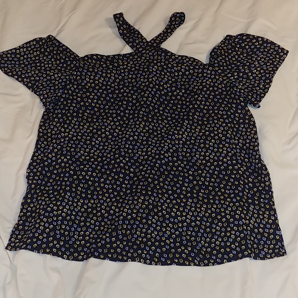Navy, patterned off-shoulder Loft top